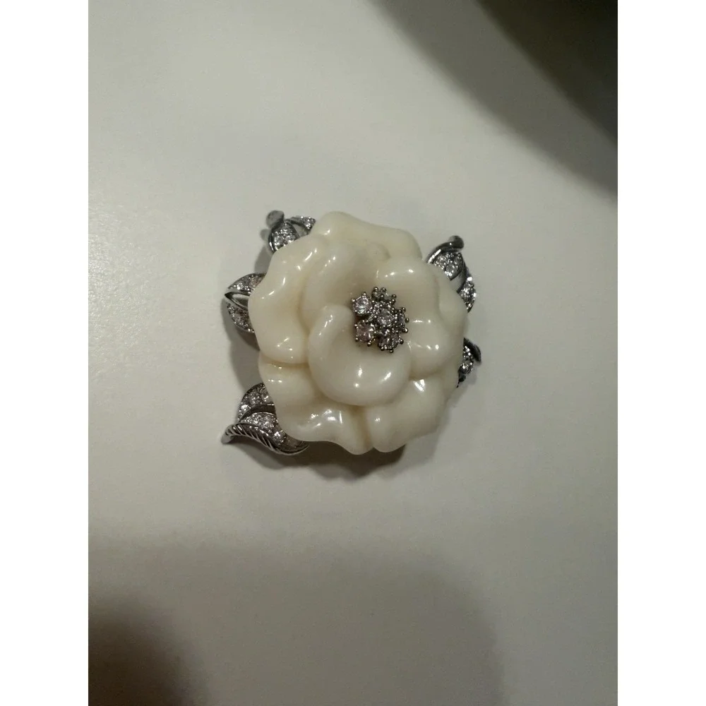 VTG NOLAN MILLER Silver Tone Lara Camellia Cream Flower Rhinestone Pin Brooch